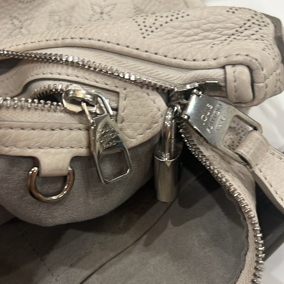 Louis Vuitton Selene Monogram PM Blanc Shoulder Bag - Picture 10 of 16